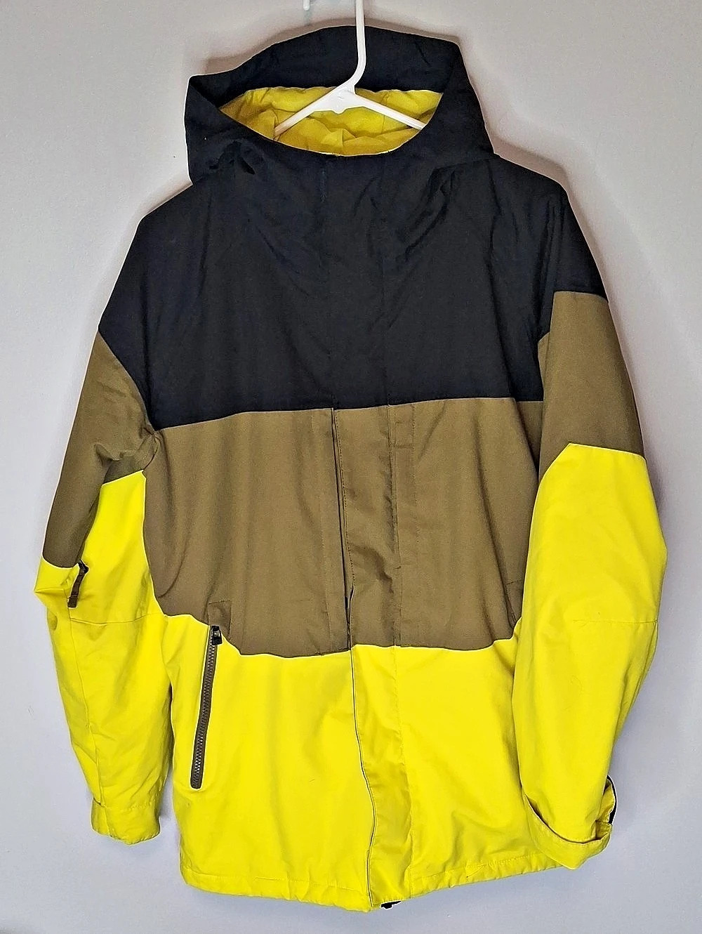 Burton x Mountain Dew Dryride Snowboard Jacket Yellow & Black Small